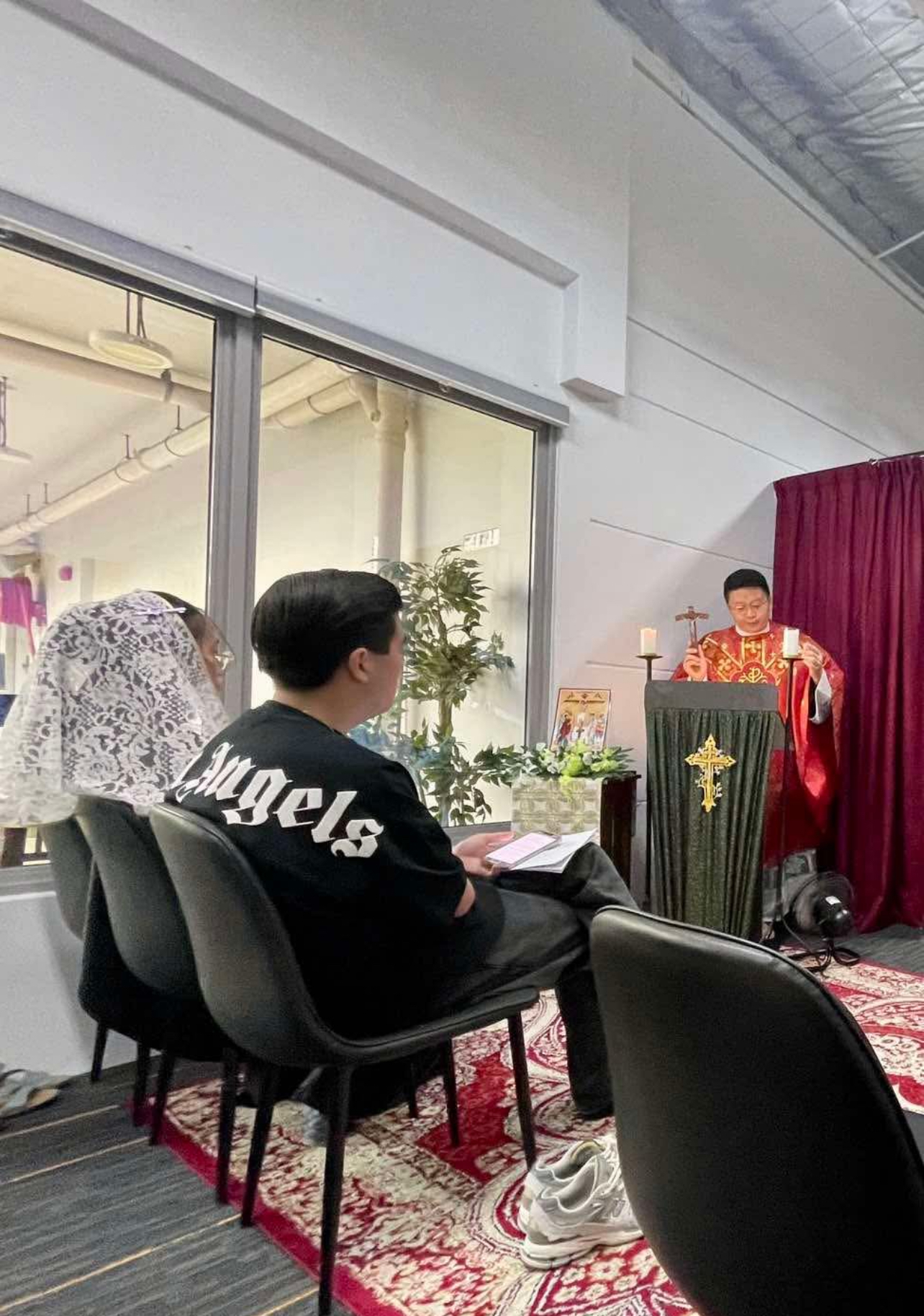 UOCEA congregation at prayer